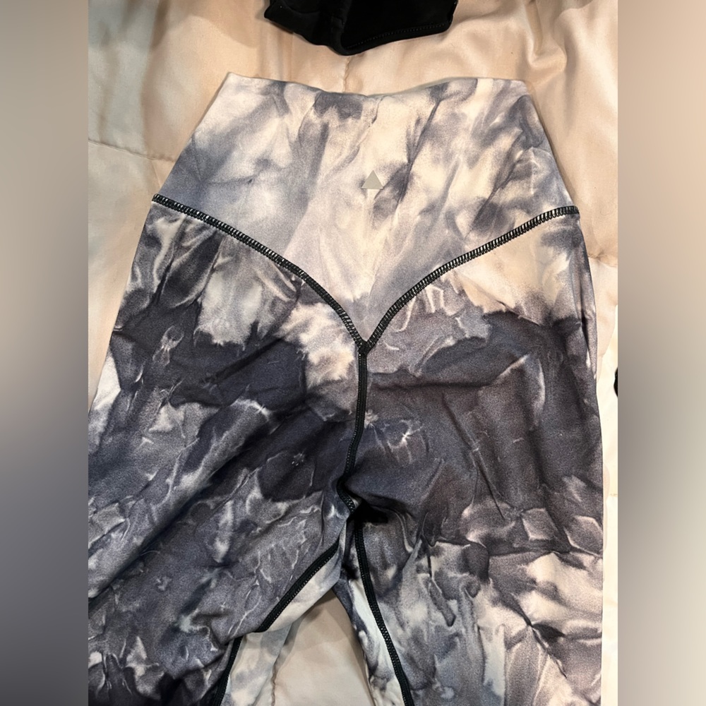 Balance Athletica- VITALITY high waisted cloud leggings